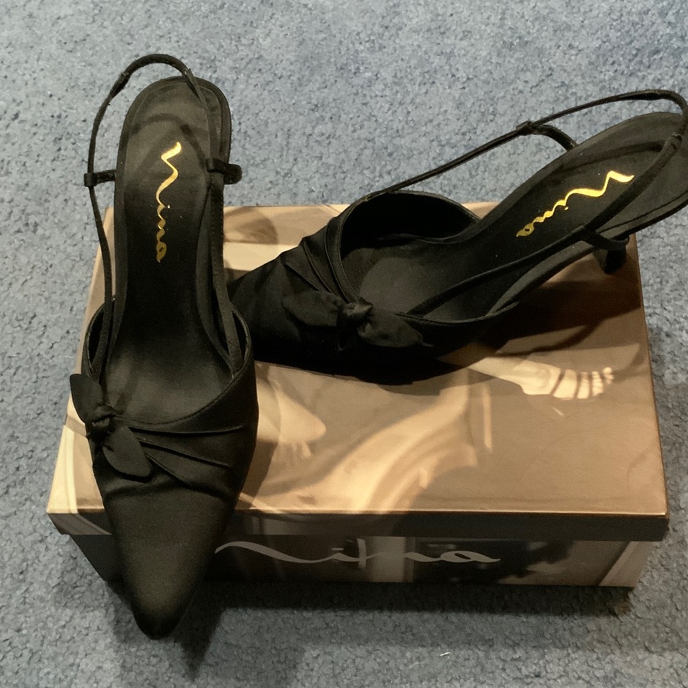 Nina Elegant Black Slingback Heels, Size 7W